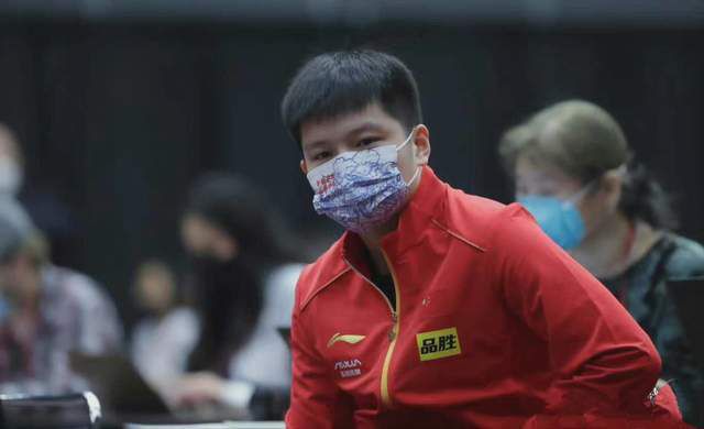 对方见赵昊好像没有听清楚，于是便认真的重复了一遍，说：赵先生，您的岗位底薪是一年200万。